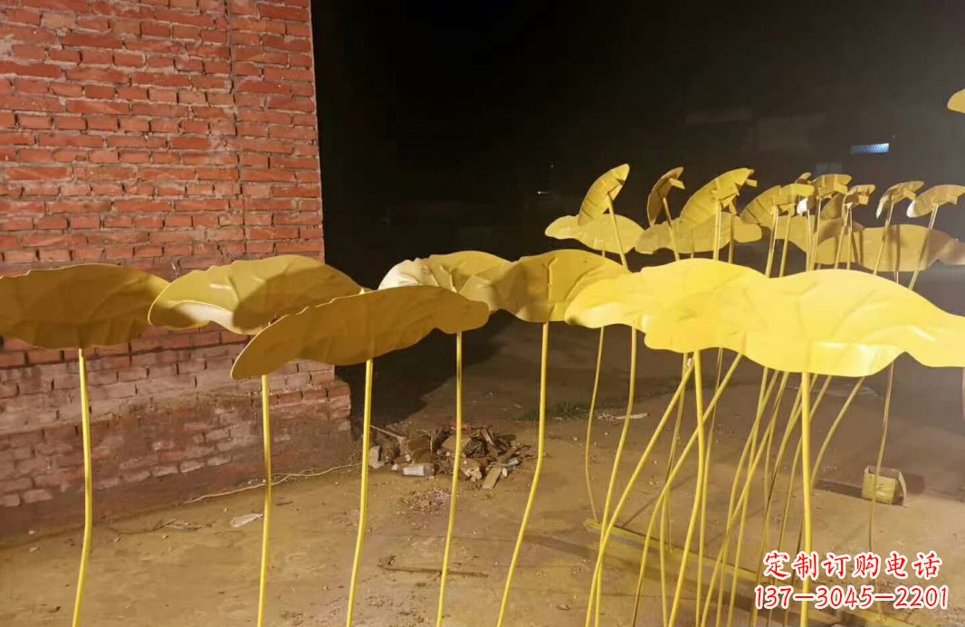 江苏不锈钢锻造荷花雕塑1