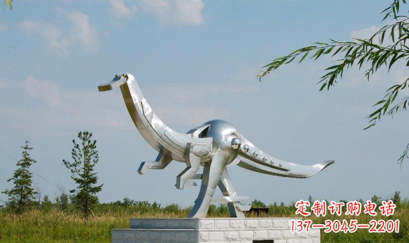 江苏不锈钢鸭嘴龙雕塑艺术与自然完美结合