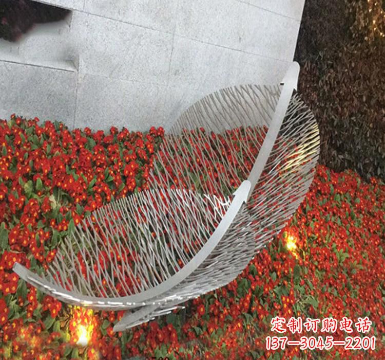江苏不锈钢公园镂空树叶雕塑