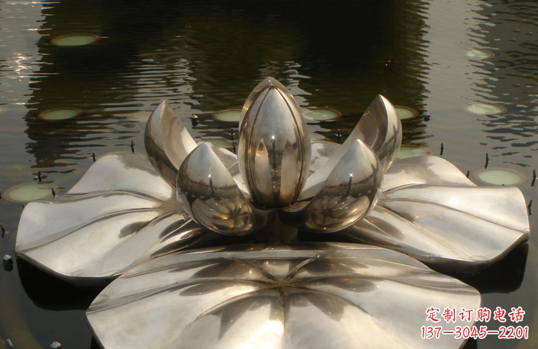 江苏不锈钢莲花雕塑绚丽多彩的艺术之美
