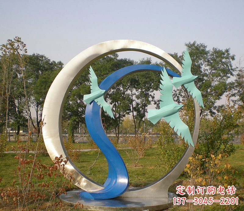 江苏不锈钢圆环雕塑精致而优雅