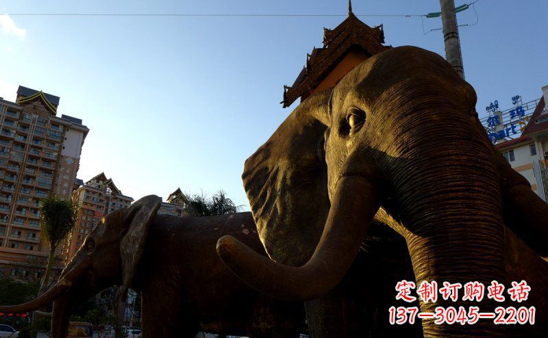 江苏步行街上的大象雕塑——给街道带来活力