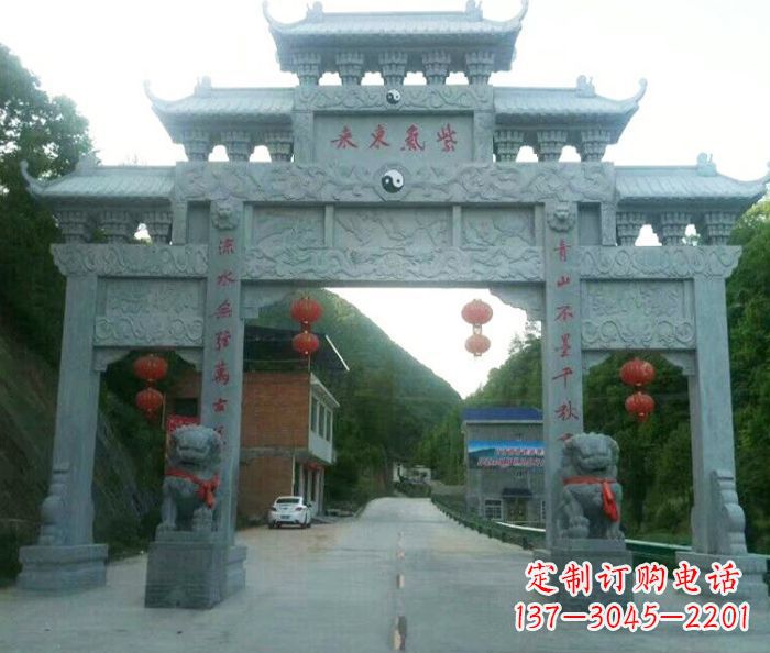 江苏村口三门石雕牌楼 (3)