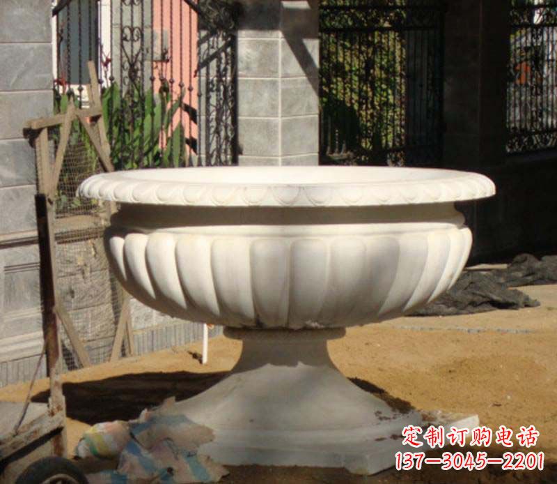 江苏大理石花盆雕塑1