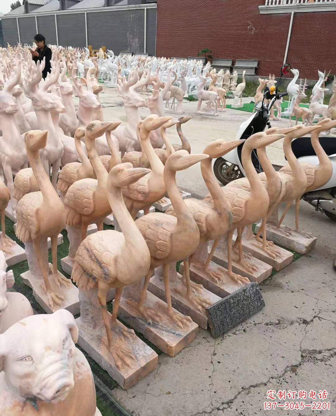 江苏丹顶鹤大理石雕塑