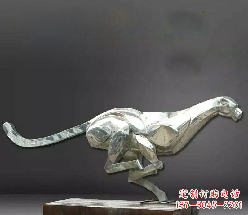 江苏公园不锈钢奔跑的豹子动物雕塑
