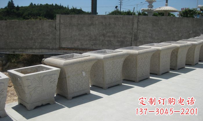 江苏大理石花盆石雕 – 在公园展现精美自然风貌