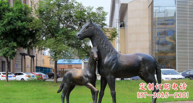 江苏优质实木母子马铜雕