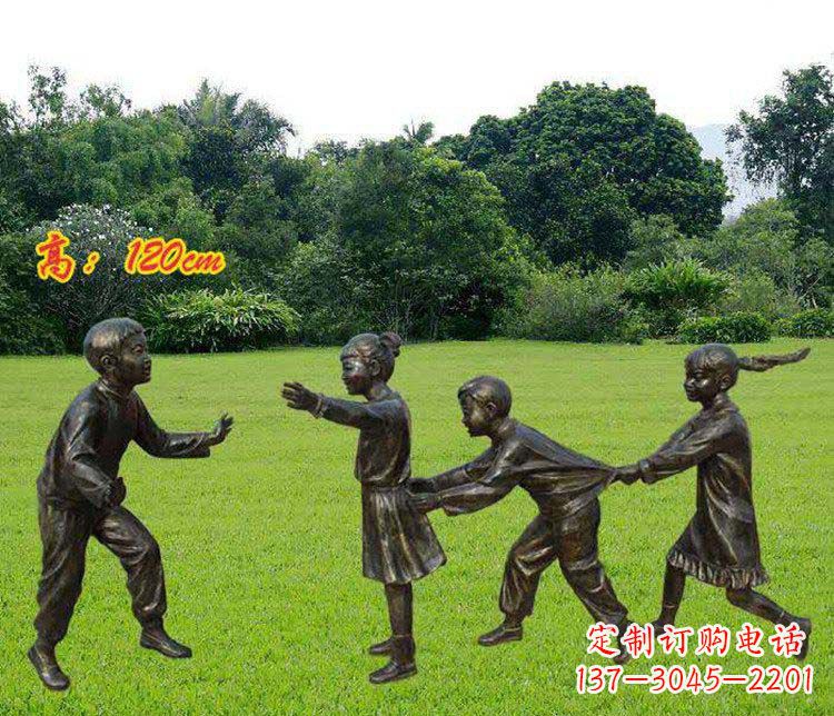 江苏公园玩老鹰捉小鸡的儿童小品铜雕 (2)