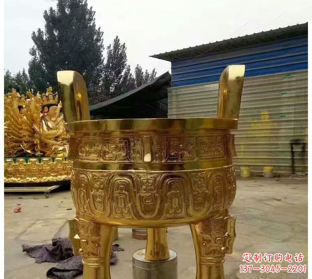 江苏寺庙三足圆形香炉铜雕