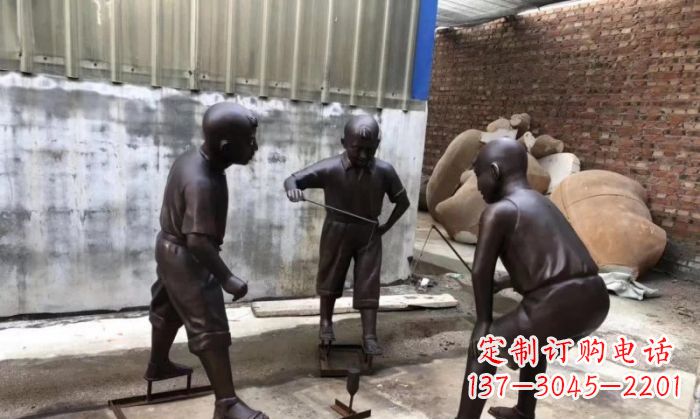 江苏玩陀螺人物铜雕 (2)