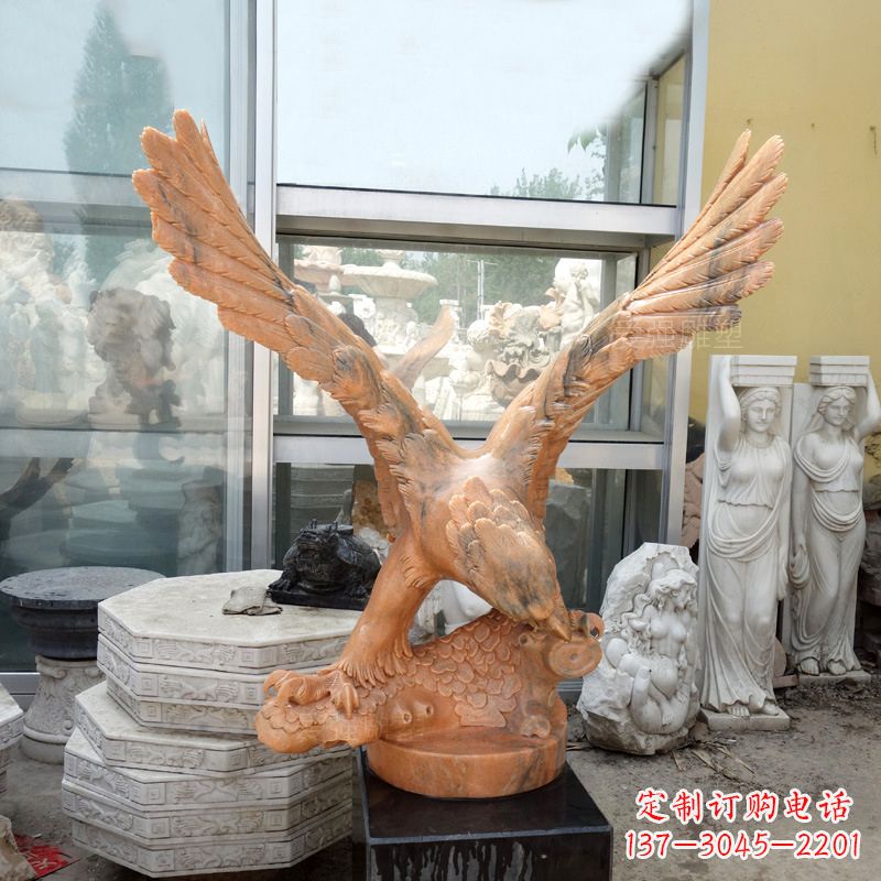 江苏晚霞红老鹰石雕塑