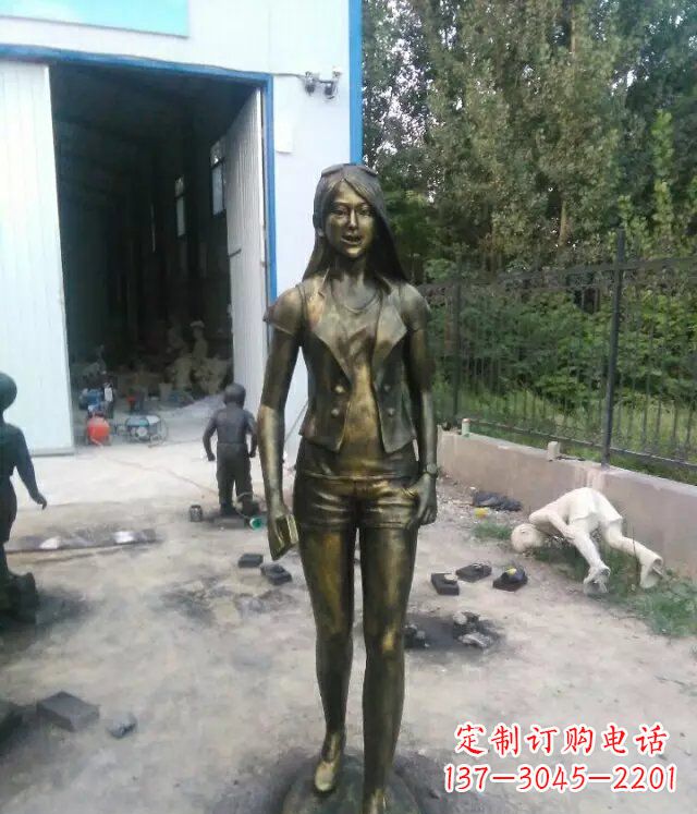 江苏现代美女广场人物铜雕